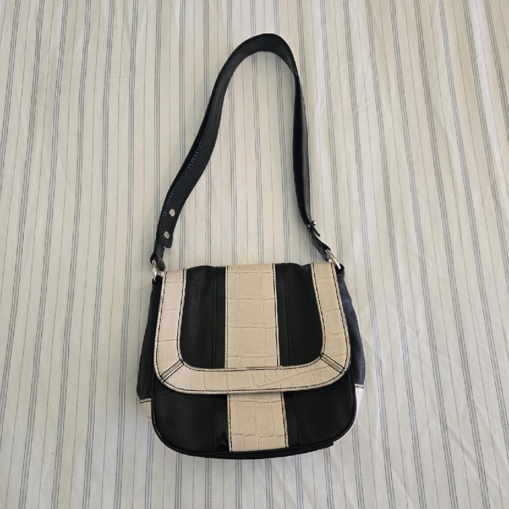 Liz Claiborne Black and White Geometric Handbag